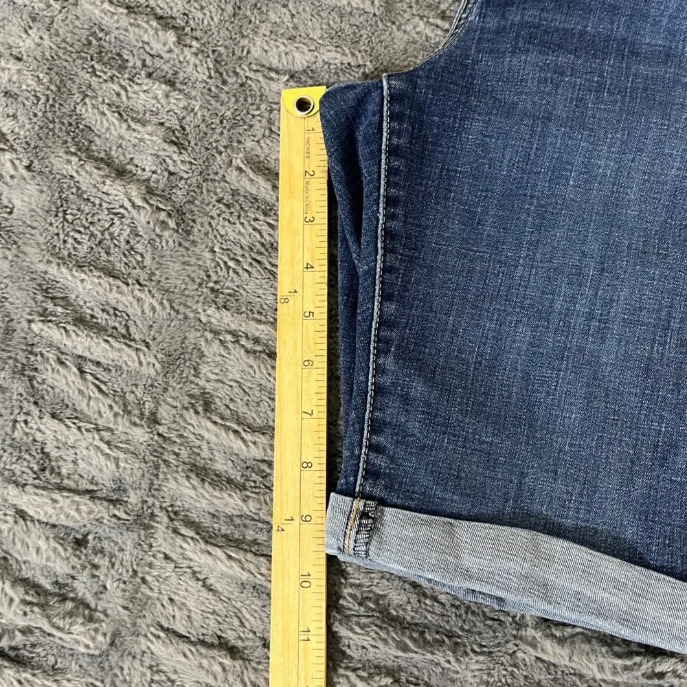 Levis measurements waist